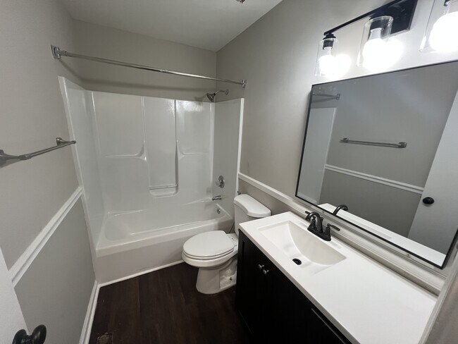 Building Photo - 567 Jacquie Dr