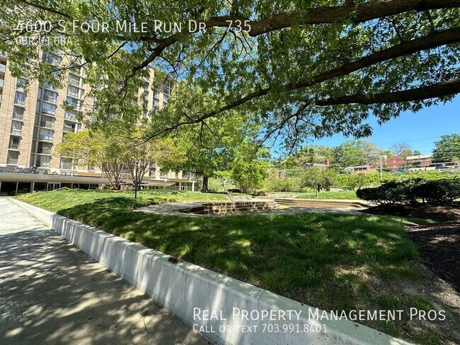 Building Photo - Light & Bright Studio w/ Creekside View- U...