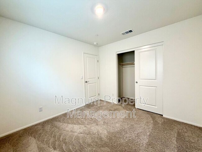 Building Photo - 31356 Sycamore Leaf Dr