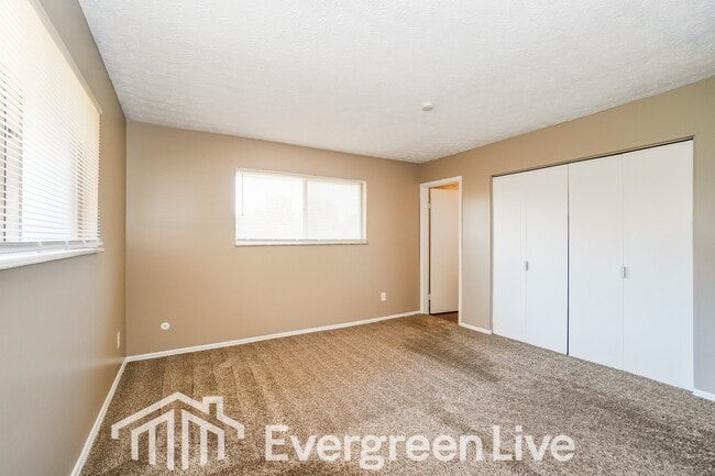 Building Photo - 15 Kanpur Pl