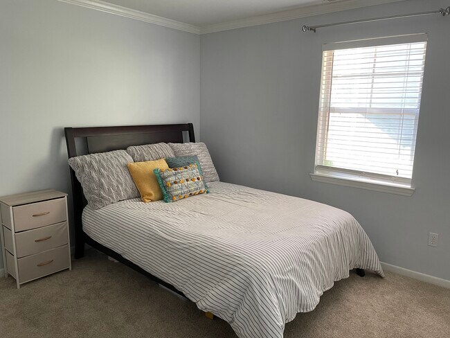 Second bedroom - 417 Olmsted Park Pl