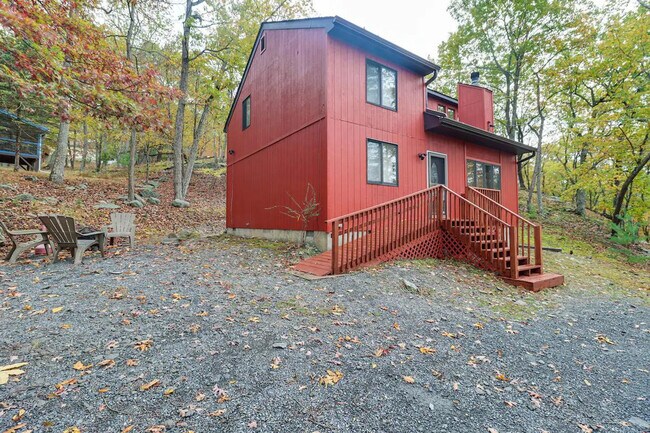 Building Photo - 5317 Woodbridge Dr E