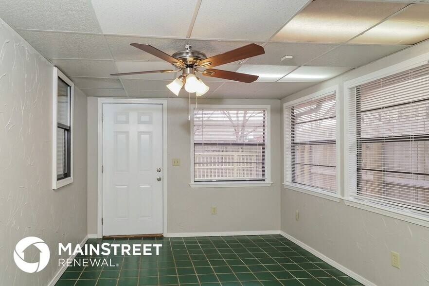 Building Photo - 11332 N Markwell Ave