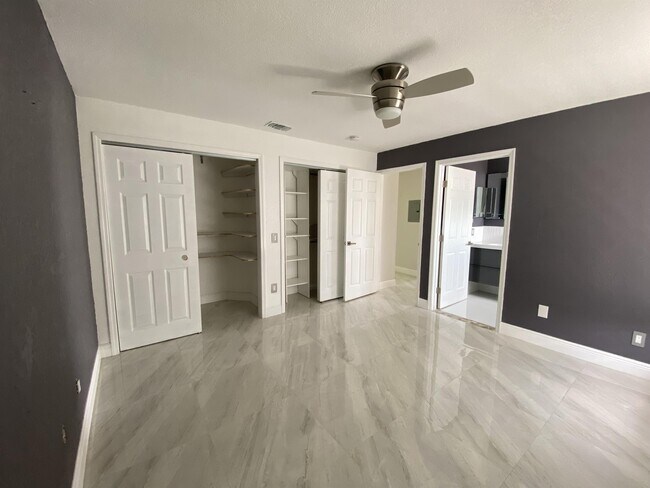 Building Photo - 2361 Harbor Town Dr