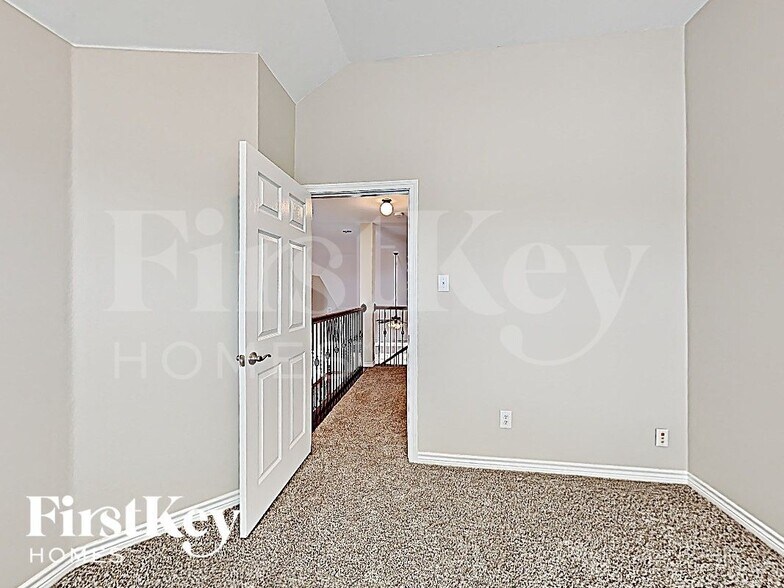 Building Photo - 304 Wisteria Way