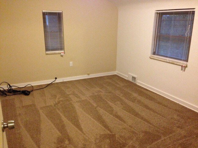 Building Photo - 442 Iberia St