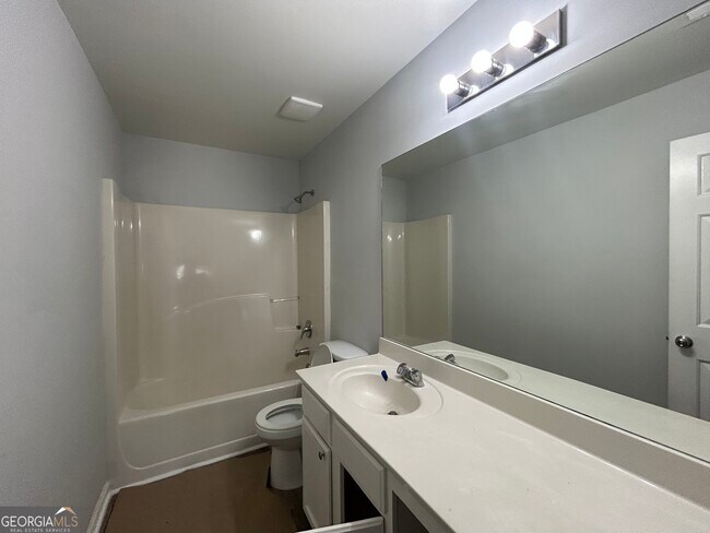 Building Photo - 6263 Shell Dr SW