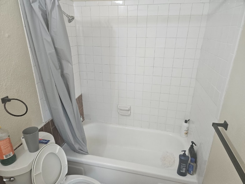 Building Photo - 12206 Northwood Forest Dr