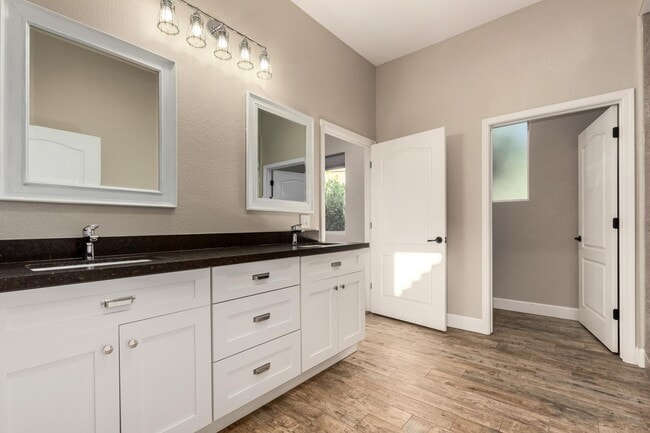 Building Photo - 4326 E Cloudburst Ct