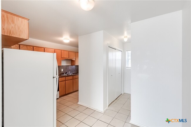 Building Photo - 4005 Doraine Ct