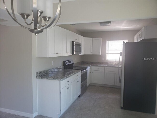 Building Photo - 2303 W Flora St