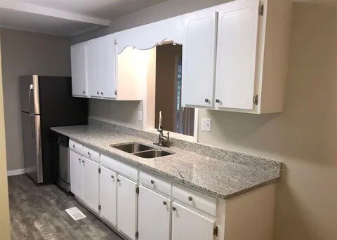 Building Photo - 2234 Harrison St SE