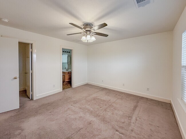 Building Photo - 20935 Young Meadows Way