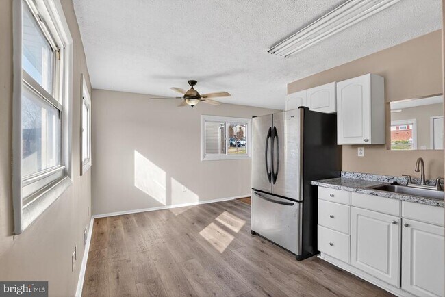 Building Photo - 1597 Katherine Ct