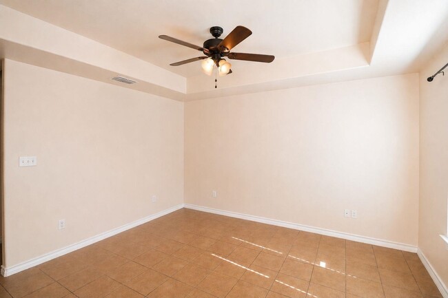 Building Photo - 1014 Ranchway Dr