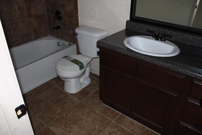 Building Photo - 7125 Falling Leaf Cir