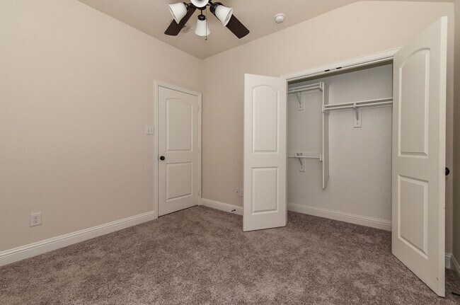Building Photo - 6819 Jade Dr