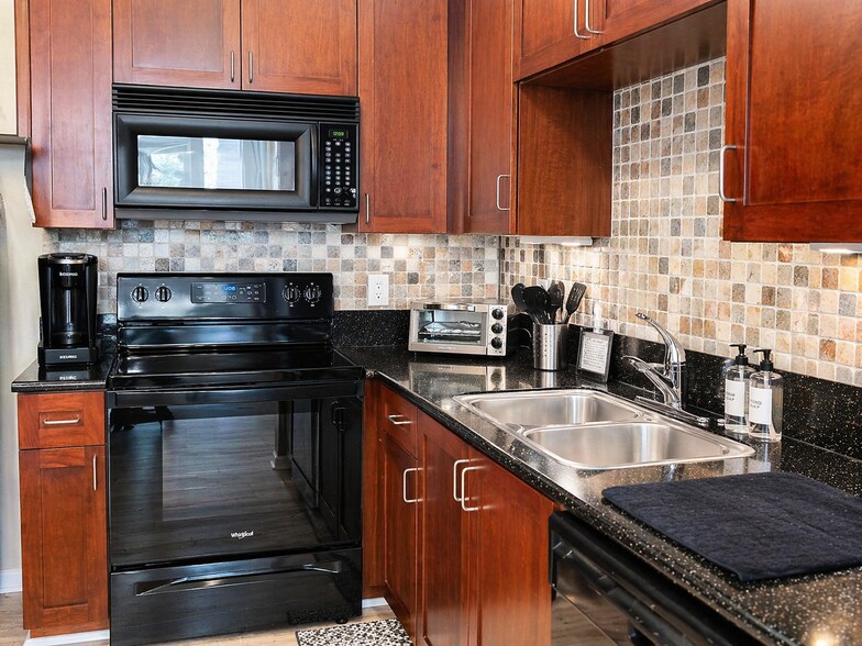 Building Photo - 401 16th St NW