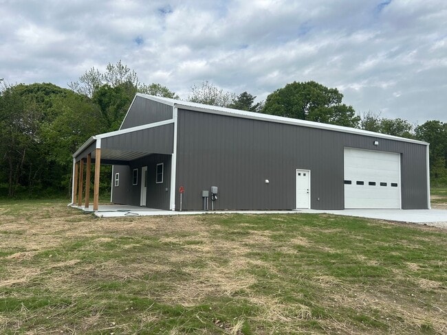 Building Photo - Italian Estates Property Management