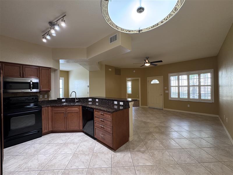 Building Photo - 600 Mirabella Cir