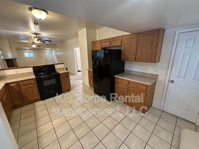 Building Photo - 1217 W 47th St