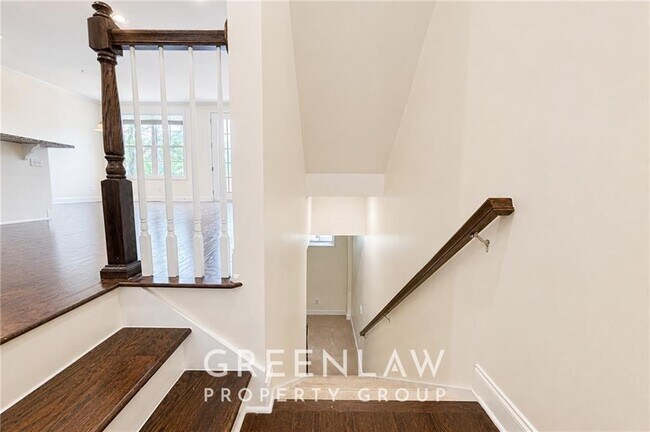 Building Photo - 7403 Lowery Oak Dr