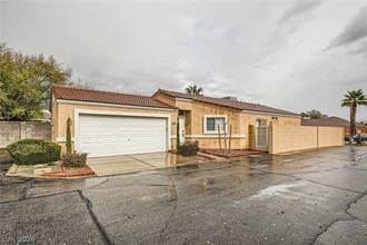 Building Photo - 5173 Panguitch Dr