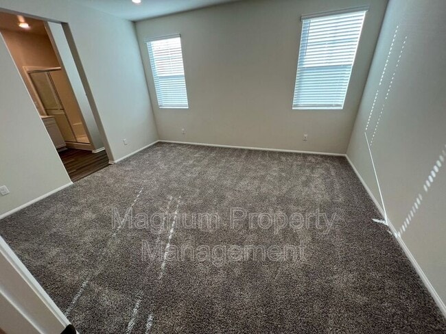 Building Photo - 40636 Birchfield Dr