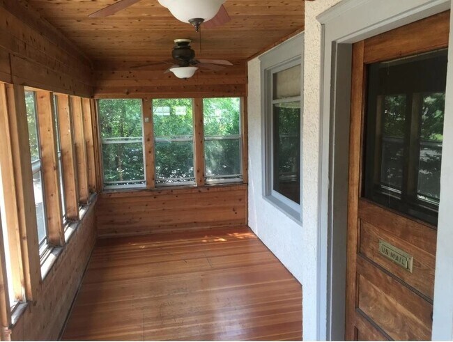 Front Porch - 1003 21st Ave SE