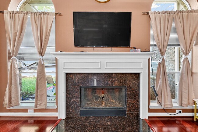 Building Photo - 2506 Parkhaven Dr