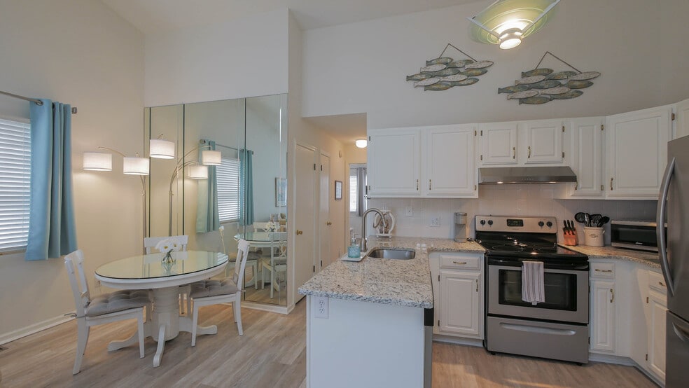 Building Photo - 16 N Monroe Ave