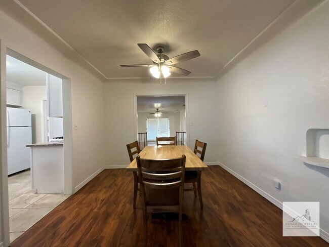 Building Photo - 3074 E Terrace Ave