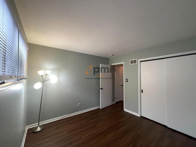 Building Photo - 6805 Jackson Ave