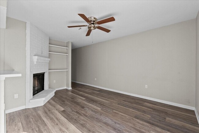 Building Photo - 250 El Dorado Blvd