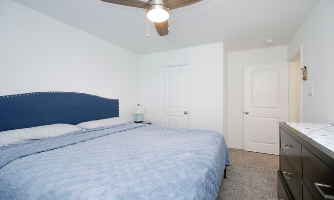 Building Photo - 9905 Gln Brk Ln