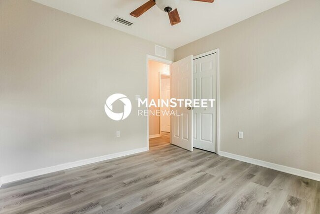 Building Photo - 3 Bedroom Pet-Friendly Home in north port,...