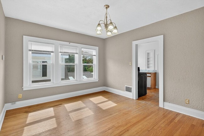 Building Photo - 258 Hickok Ave