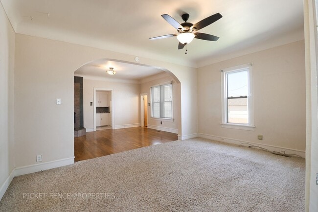 Building Photo - Charming 3-bedroom, 2-bathroom Home