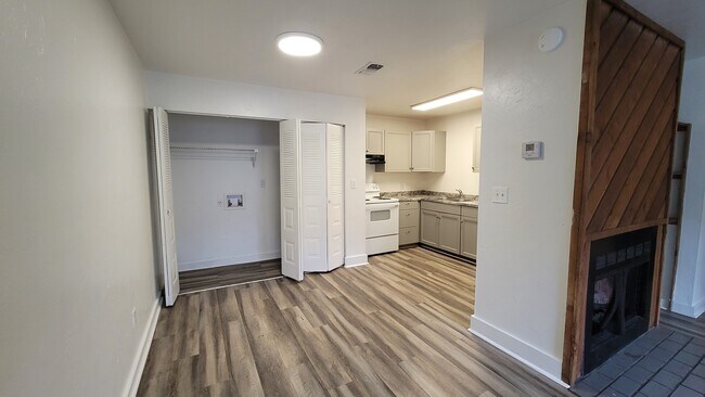 Building Photo - 5808 NW 25th Terrace
