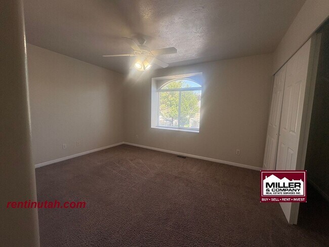 Building Photo - Nice West Jordan Townhouse For Rent!