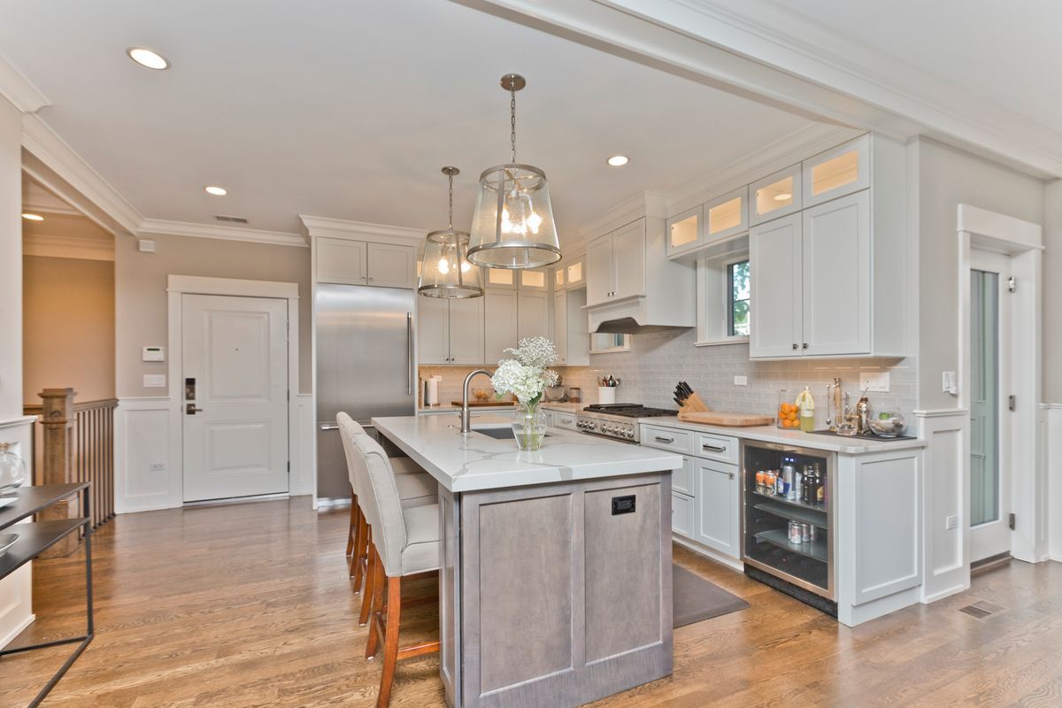 Building Photo - 4752 N Hamilton Ave