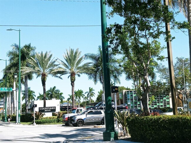 Building Photo - 20400 W Country Club Dr