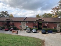 Building Photo - Conveniently Located 1 bedroom, 1 bath apa...