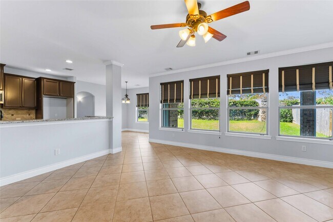 Building Photo - 25327 Oak Knot Dr