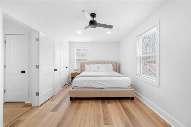 Building Photo - 150 Sweetwater St