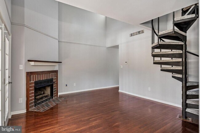 Building Photo - 321 Tavistock Rd