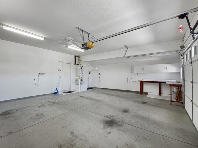 Building Photo - 1347 Rose Bouquet Dr