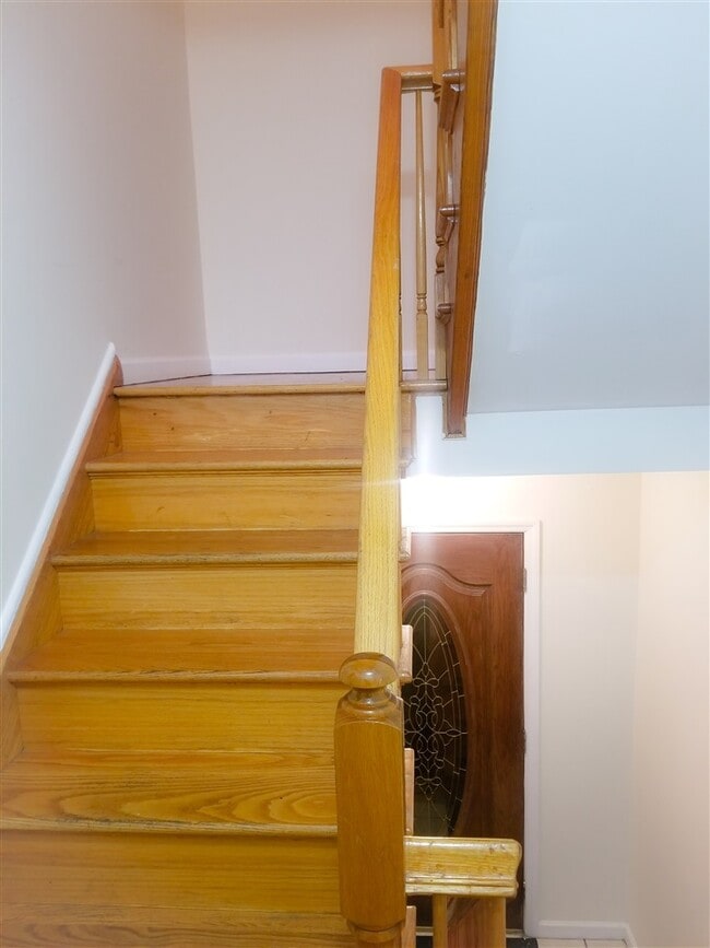 Building Photo - 319 Danforth Ave