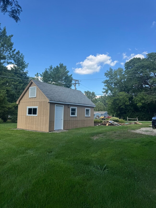 Building Photo - 2414 Maple Ave