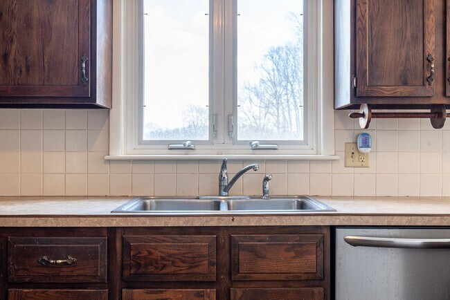 Building Photo - **Charming Colonial in Picturesque Lower Milford Township**